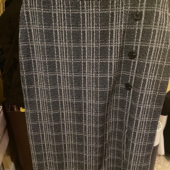 Long, plaidBR skirt. - Picture 1 of 6